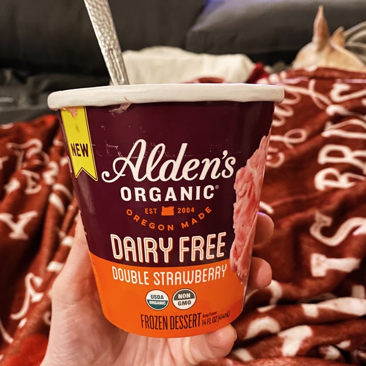 review photo of Alden’s Organic Dairy Free Double Strawberry shared by @thetreekisser on 05 Jan 2021 - review