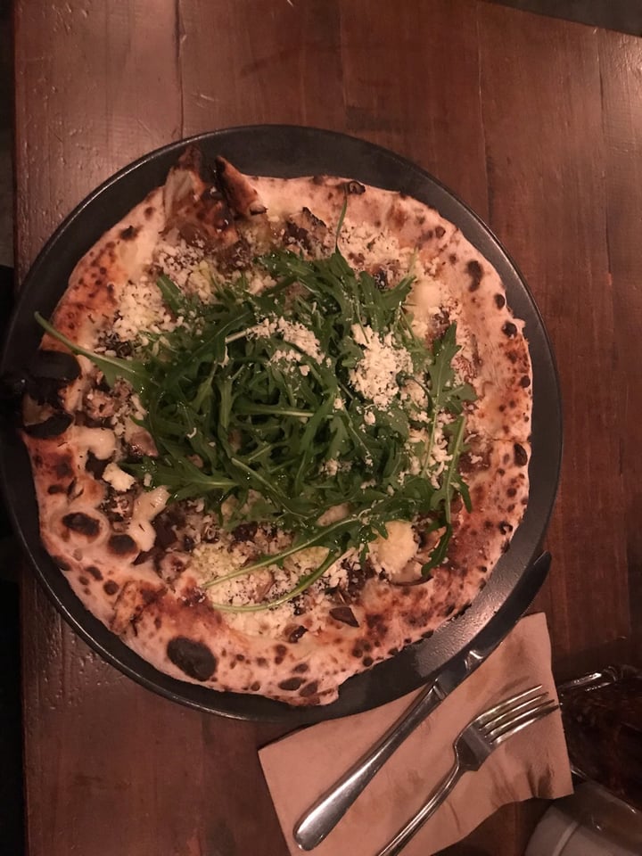 photo of Red Sparrow Pizza Mushroom Pizza shared by @katelyndsilva on  10 Aug 2019 - review
