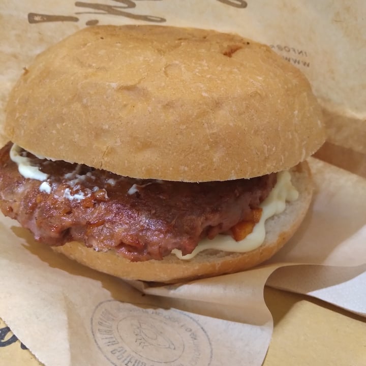 photo of Rooster Streetfood Rotisserie Burger Vegan shared by @gaianimals on  29 May 2022 - review