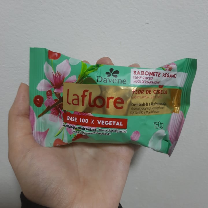 review photo of Davene La flore sabonete vegetal flor de cereja shared by @ninicocoi on 04 Jul 2022 - review