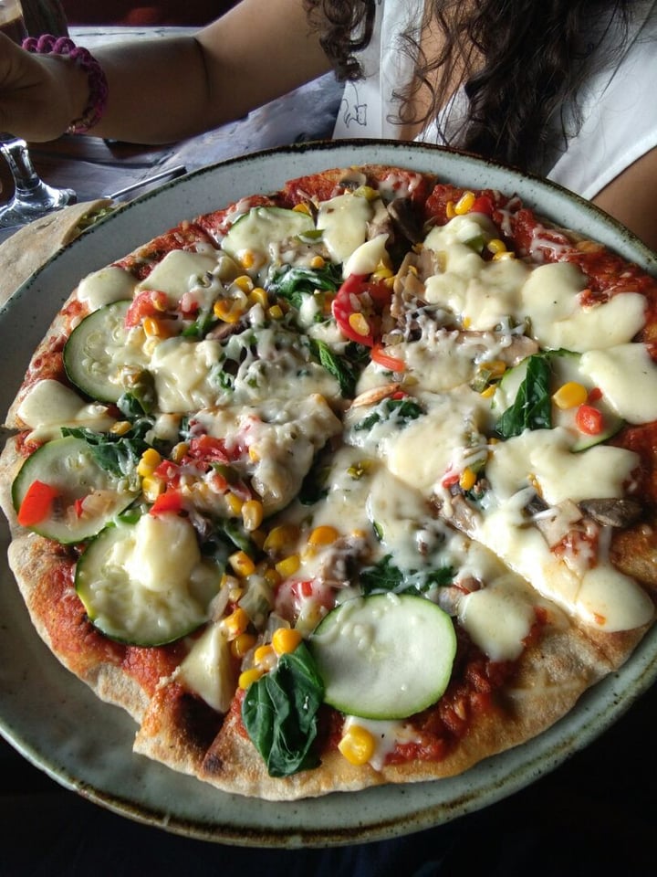 photo of Dragonfly Cafe & Gelato Vegetarian Pizza shared by @daprat on  09 Oct 2018 - review