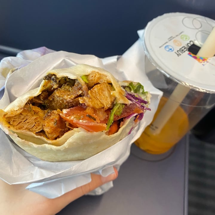 photo of Yoyo Foodworld gyros wrap shared by @holasoymylk on  22 May 2021 - review