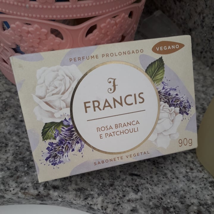 review photo of Francis Francis sabonete vegano shared by @vanessacrisribeiro30 on 10 Jul 2022 - review