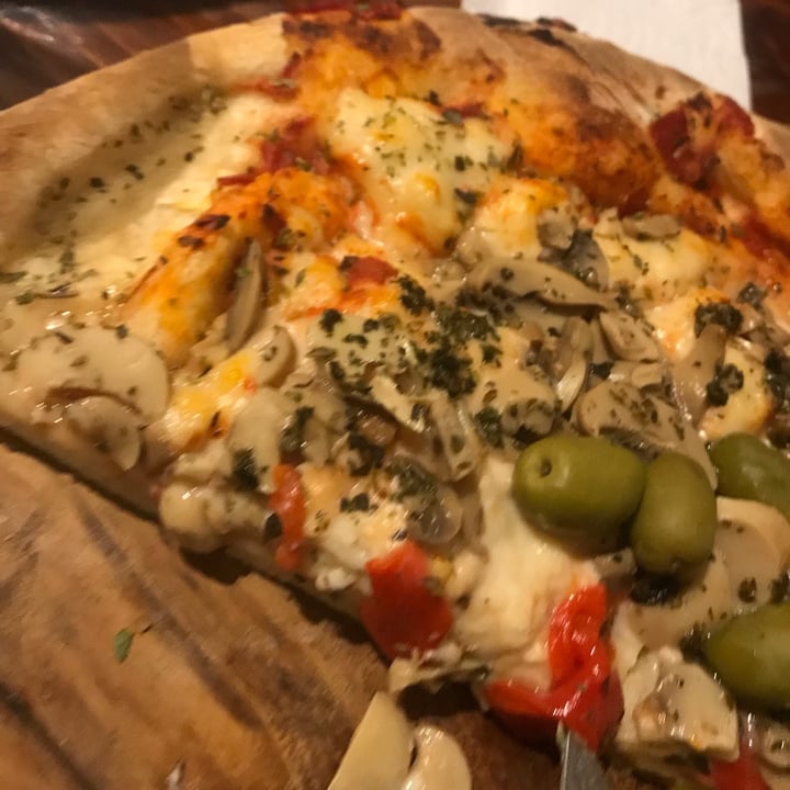 photo of Blondie Pizza Vegana De Champiñones shared by @jordanamicol on  24 Nov 2021 - review