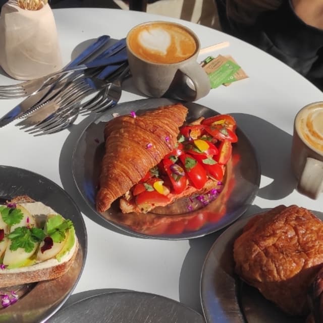 Photo of the dish “Sr. Croissant.”