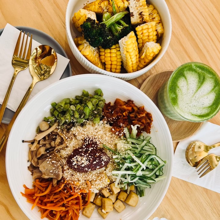 photo of Lilac Oak Bibimbap shared by @joanthevegan on  27 Jun 2022 - review