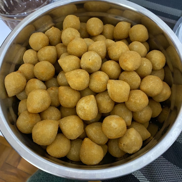 photo of Carol Coxinhas Coxinha Vegana shared by @maynutriveg on  17 Sep 2022 - review