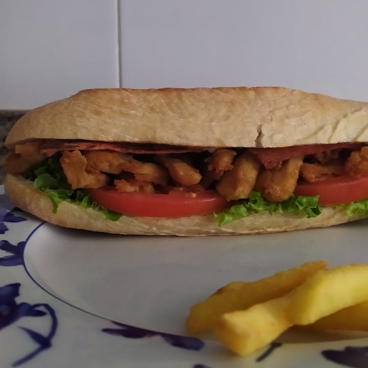 photo of Khambú Bocata chivito shared by @rominaguch on  24 Apr 2021 - review