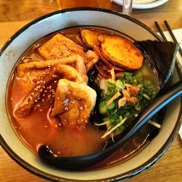 Foto del piatto “Spicy veggie tofu miso ramen”