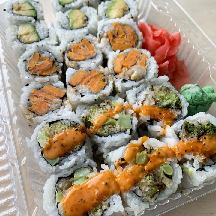 photo of Tenon Vegan Sushi Spicy Crispy Broccoli Roll shared by @seitanjunkie on  17 Apr 2021 - review