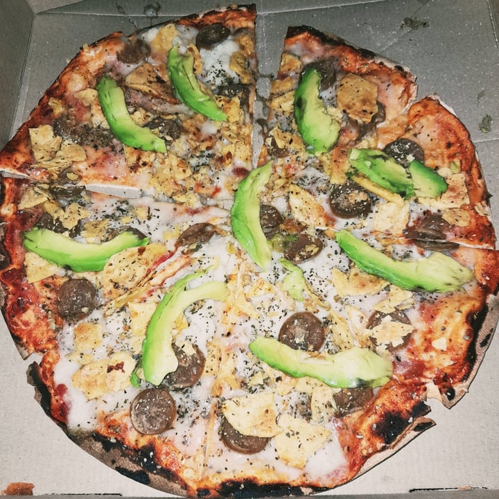 photo of Pizzeria Toscana Vegan Nachos Pizza shared by @chloelloyd on  02 Dec 2020 - review