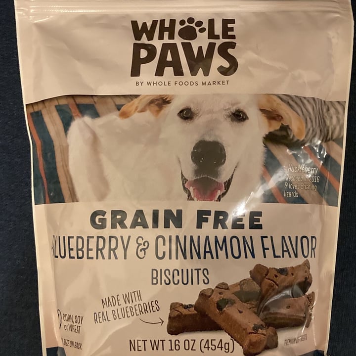 photo of Whole Paws Grain Free Blueberry & Cinnamon Flavor Biscuits shared by @veganosaventureros on  22 Feb 2022 - review