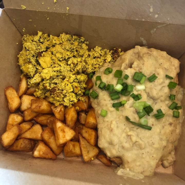 photo of Nami Biscuits and gravy shared by @slimshannon on  16 Mar 2022 - review