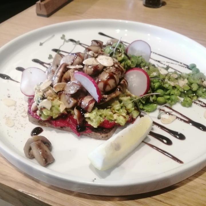 review photo of Bootlegger Coffee Company Beetroot Hummus Toast shared by @stevieb93 on 17 Jun 2021 - review