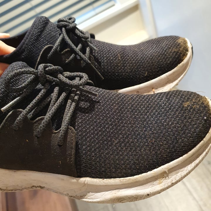 review photo of Vessi Everyday Sneaker shared by @sensitivequeer on 18 Dec 2020 - review