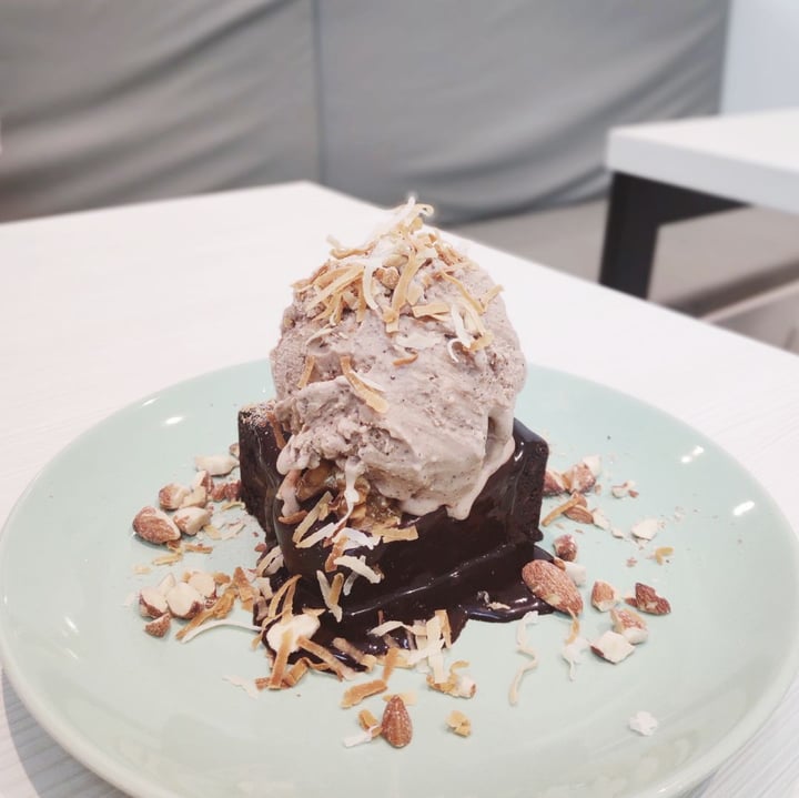 photo of Kind Kones Brownie Sundae shared by @simhazel on  31 Aug 2019 - review