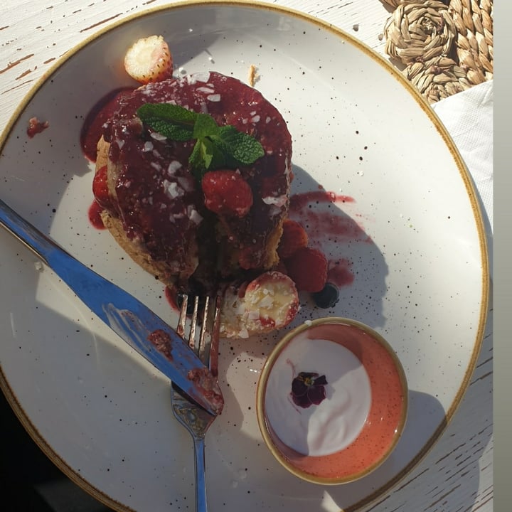 photo of Juvenate Conscious Eatery Berry flapjacks shared by @ylajane on  01 Aug 2021 - review