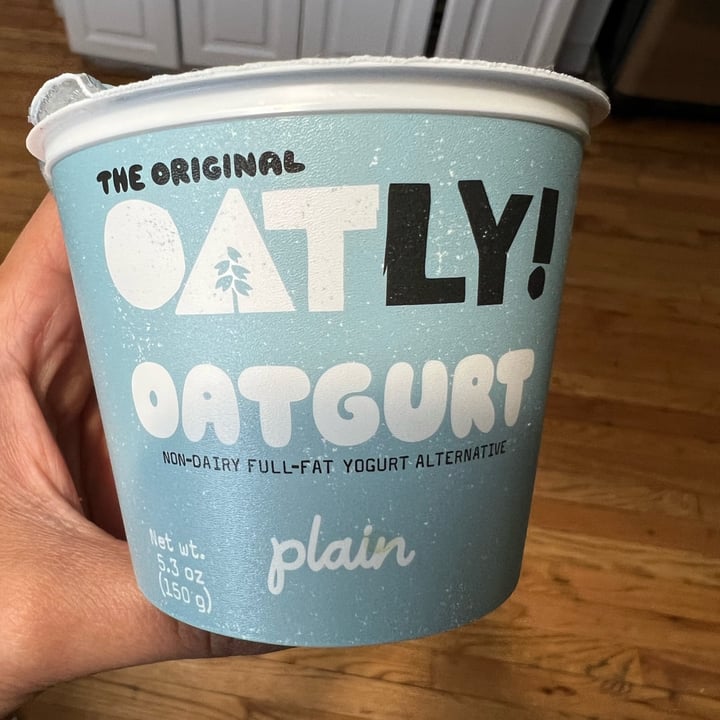 photo of Oatly Oatgurt Greek yoghurt shared by @priyalicious on  30 Apr 2022 - review