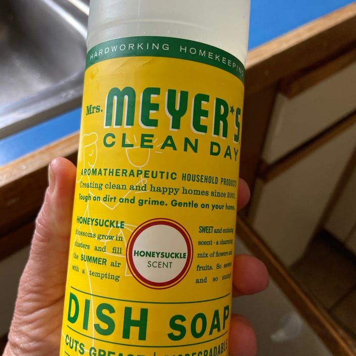 photo of Mrs. Meyer's Clean Day Dish Soap - Honeysuckle scent shared by @tonim on  09 Jun 2020 - review