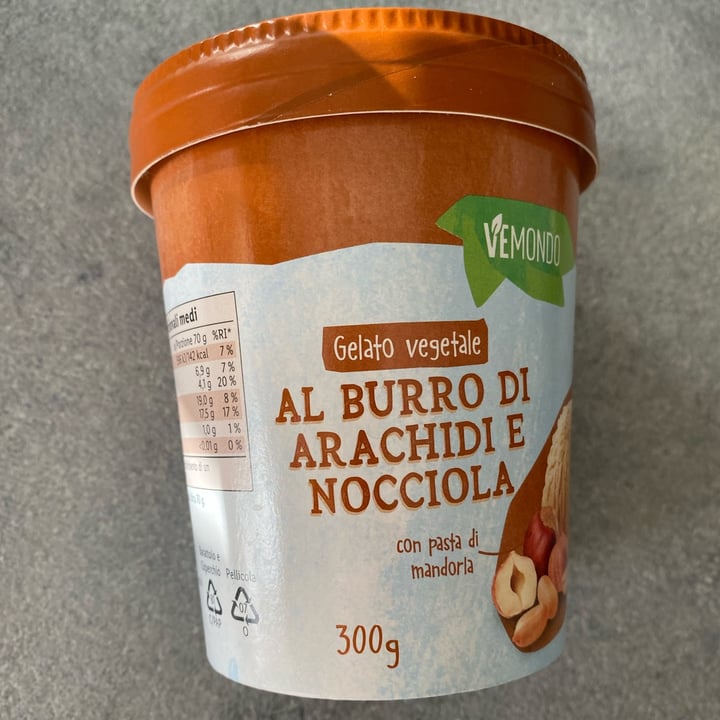 review photo of Vemondo Gelato al burro di arachidi e nocciola shared by @sarasav on 16 May 2022 - review