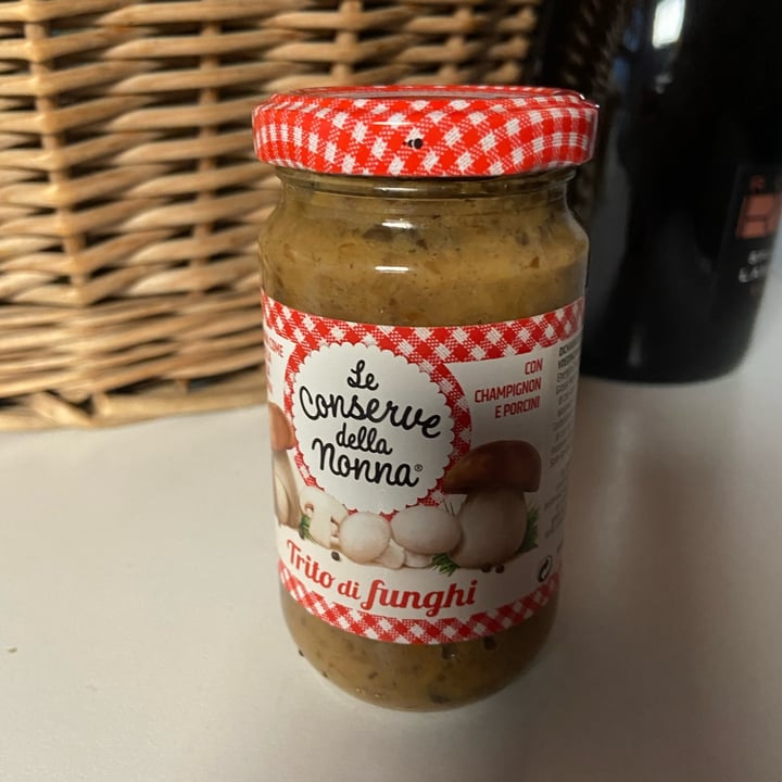 photo of Le conserve della nonna Trito di funghi shared by @rebeccagreco99 on  19 Mar 2022 - review