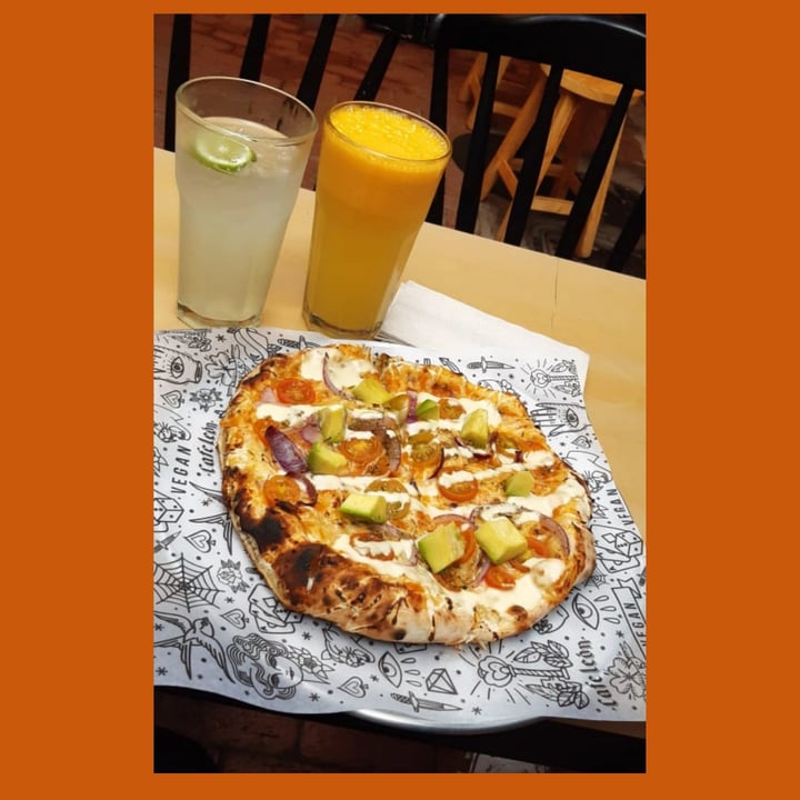 review photo of Cafe Leon Interior 6 Local 3 Paseo Del Faro Pizza mexicana shared by @milkveg on 01 Oct 2021 - review