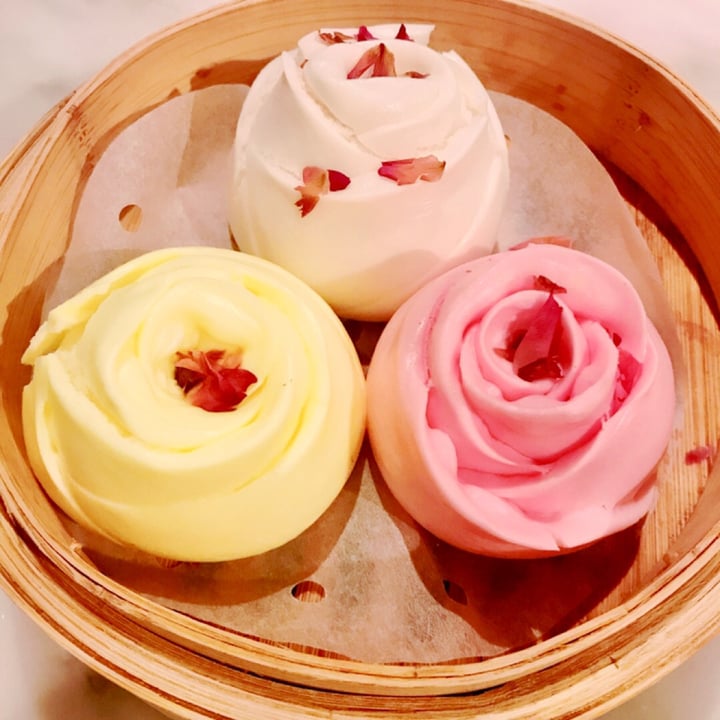 photo of Yum Cha Central Steamed Rose Floret Buns shared by @kaylabear on  07 Nov 2018 - review