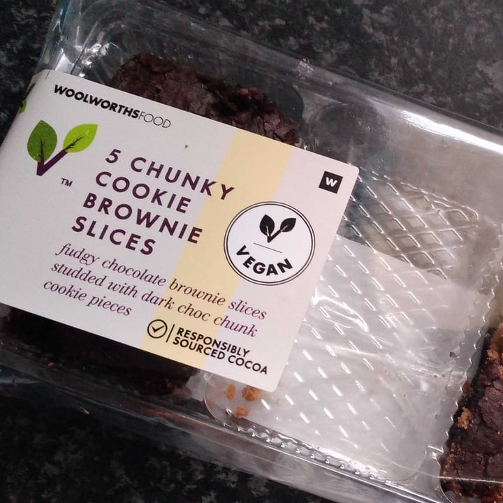 photo of Woolworths Food 5 Chunky Cookie Brownie Slices shared by @nila108 on  15 Oct 2021 - review