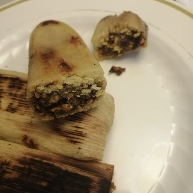 Photo of the dish “Tamales de mole rojo con avena”