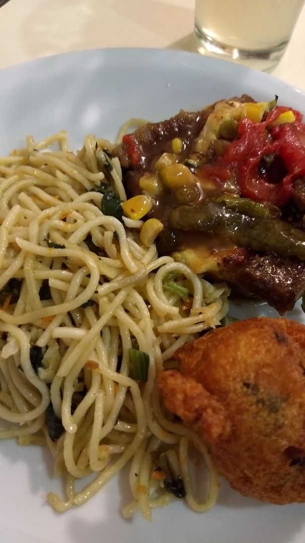 photo of Ren Vegetariano Fideos, seitan agridulce y bomba de calabaza shared by @arantxa97 on  28 Dec 2019 - review