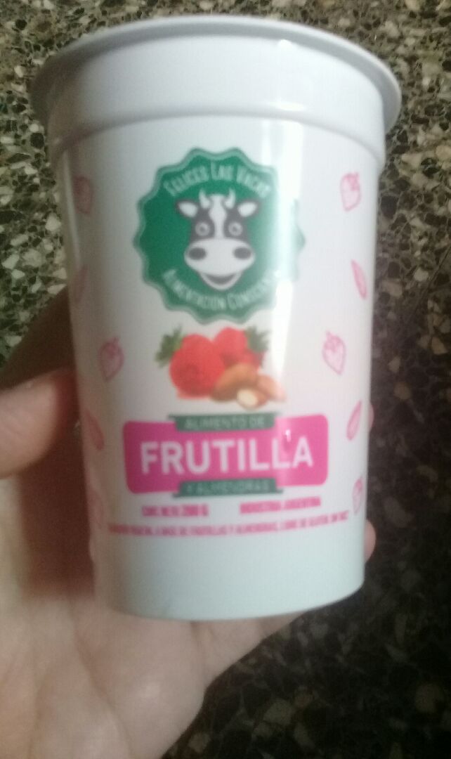 photo of Felices Las Vacas Yogurt sabor Frutilla shared by @taniasch on  08 Mar 2020 - review