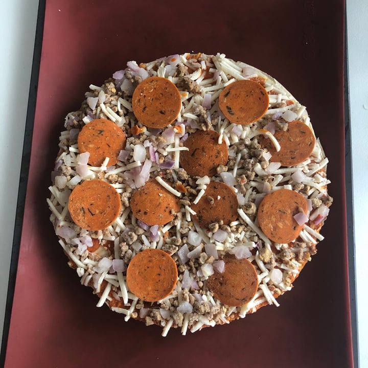 review photo of Daiya Thin Crust Gluten-free Meatless Deli Style Pizza shared by @bellabalanced on 08 Aug 2021 - review