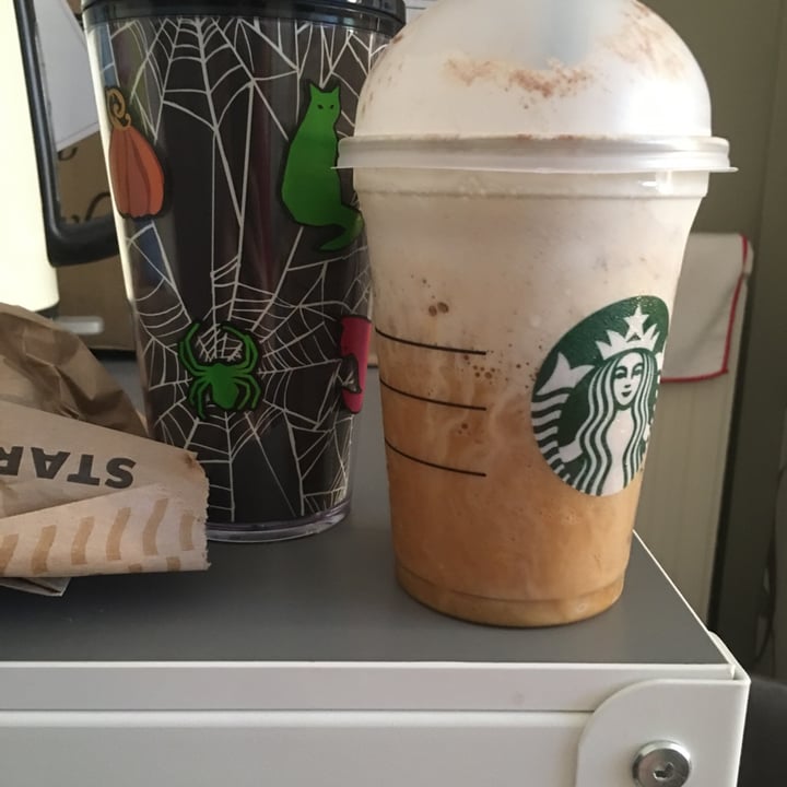 photo of Starbucks Fiery No’ Chicken Wrap shared by @taylorsworld on  03 Sep 2022 - review