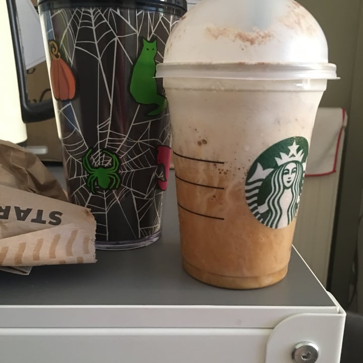 review photo of Starbucks Fiery No’ Chicken Wrap shared by @taylorsworld on 03 Sep 2022 - review