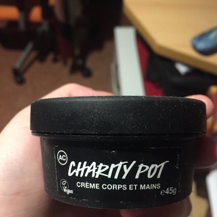 review photo of LUSH Fresh Handmade Cosmetics Crema de manos shared by @sfernandezvar on 16 Apr 2020 - review