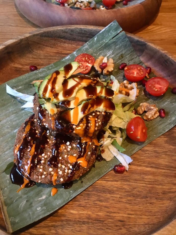 review photo of The future is up to you Quinoa-Edamame-Patty w/ walnuts & pomegranate shared by @danieu on 08 Mar 2020 - review