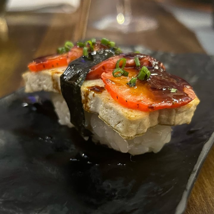 photo of Restaurant Niwaka Nigiri De Tofu Y Fresa Caramelizado shared by @tx on  16 Nov 2022 - review