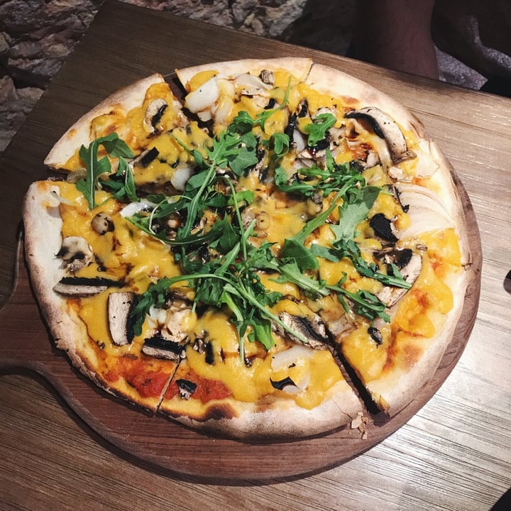 photo of Genius Central Singapore Mixed Mushroom Pizza (Veganized) shared by @mariaubergine on  08 Dec 2020 - review