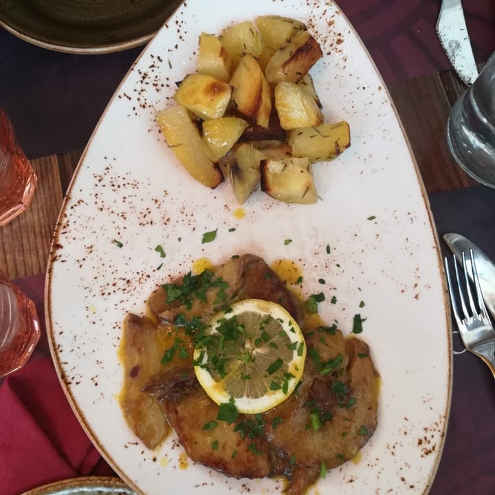 photo of Rifugio Romano Scaloppina di seitain al limone con patate al forno shared by @mims26 on  15 Feb 2022 - review