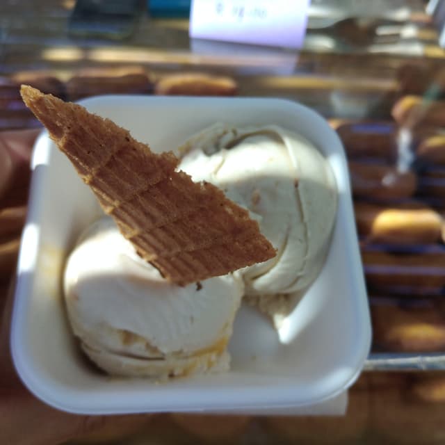 菜肴“Gingery Snap Ice Cream”的照片