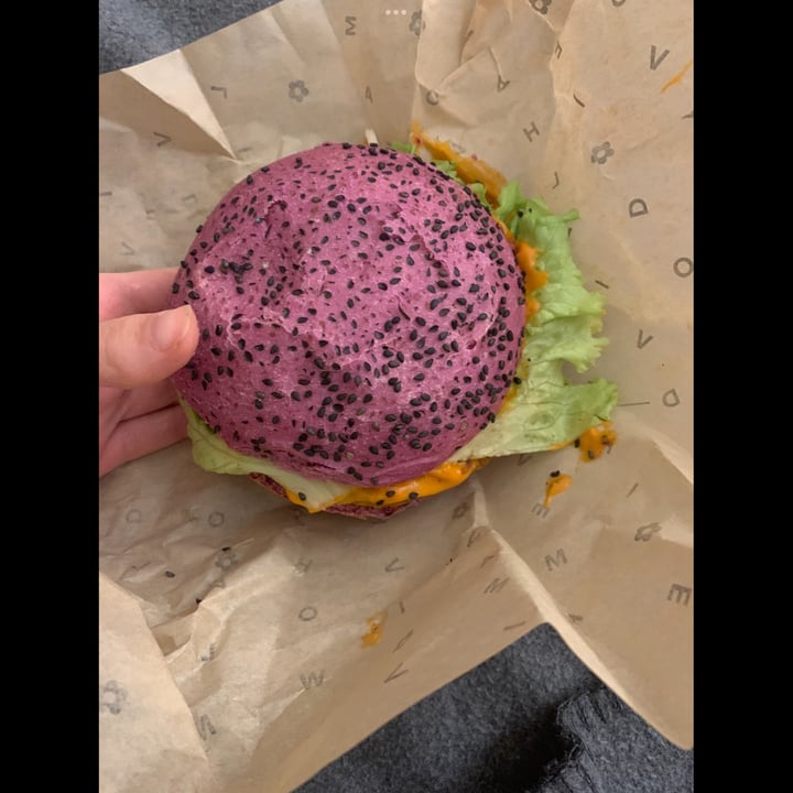 photo of Flower Burger Roma Cheesy Cecio shared by @glompii on  18 Mar 2022 - review