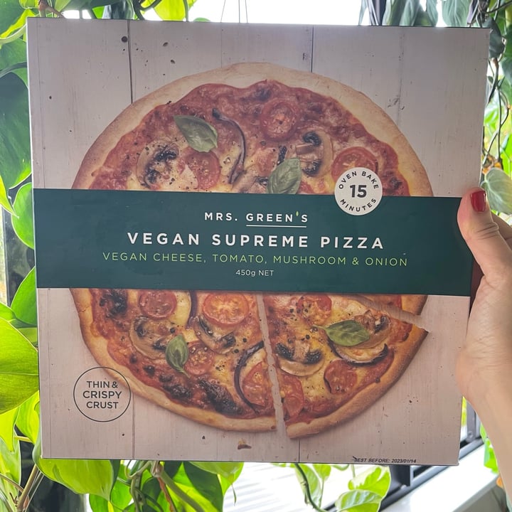 photo of Mrs Green's Vegan Supreme Pizza shared by @carlaoliveira on  05 Feb 2022 - review