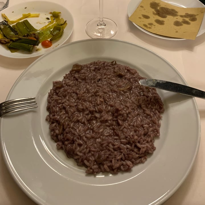 review photo of Trattoria Aurora Risotto al barolo e funghi (su richiesta senza derivati) shared by @goldenceci on 29 Jan 2022 - review