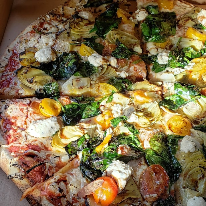 photo of Ixteriolo's Pizza deluxe shared by @katiardz on  04 Feb 2021 - review