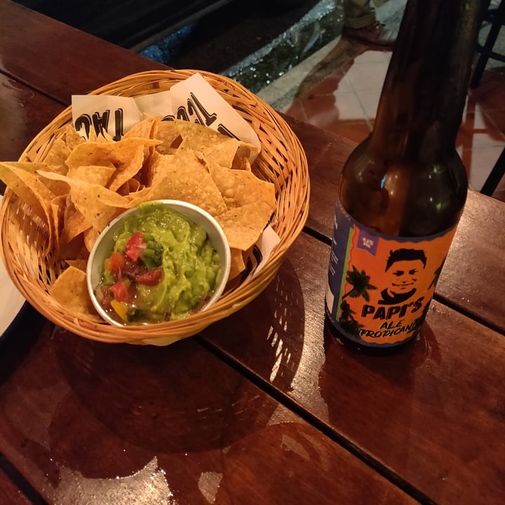 photo of Papi's Tacos Chips + Guacamole shared by @hownowbrownkow on  01 Aug 2020 - review