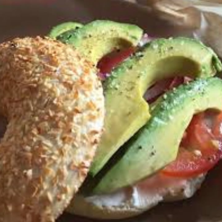 photo of Seize The Bagel - Hazel Dell Bagel Sandwich shared by @vegandani on  26 Sep 2021 - review