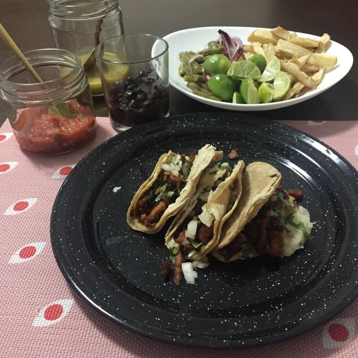 photo of Por siempre vegana 2 Tacos al pastor (trompo) shared by @zullybee on  28 Feb 2021 - review