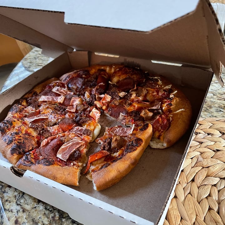 photo of Meek's Vegan Pizza Meat Lover Pizza shared by @polliver on  25 Mar 2022 - review