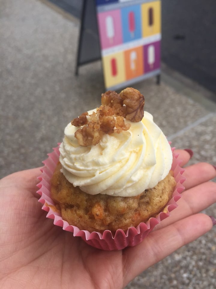 review photo of Dicki's Carrot Cake Cupcake shared by @amyfortheanimals on 19 Apr 2019 - review