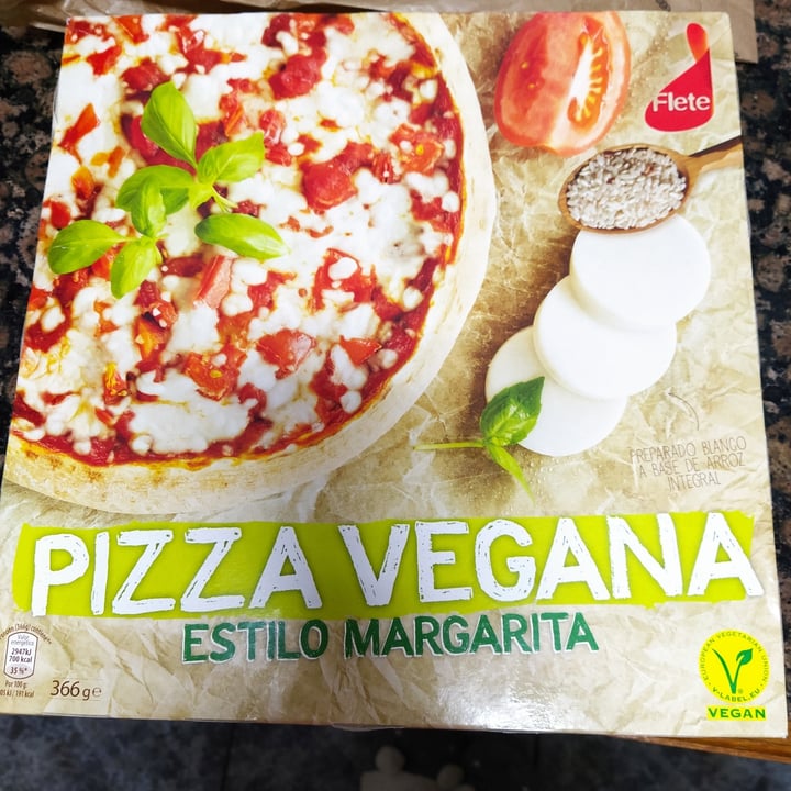 photo of Flete Pizza Vegana Estilo Margarita shared by @elivegan on  10 Jan 2021 - review